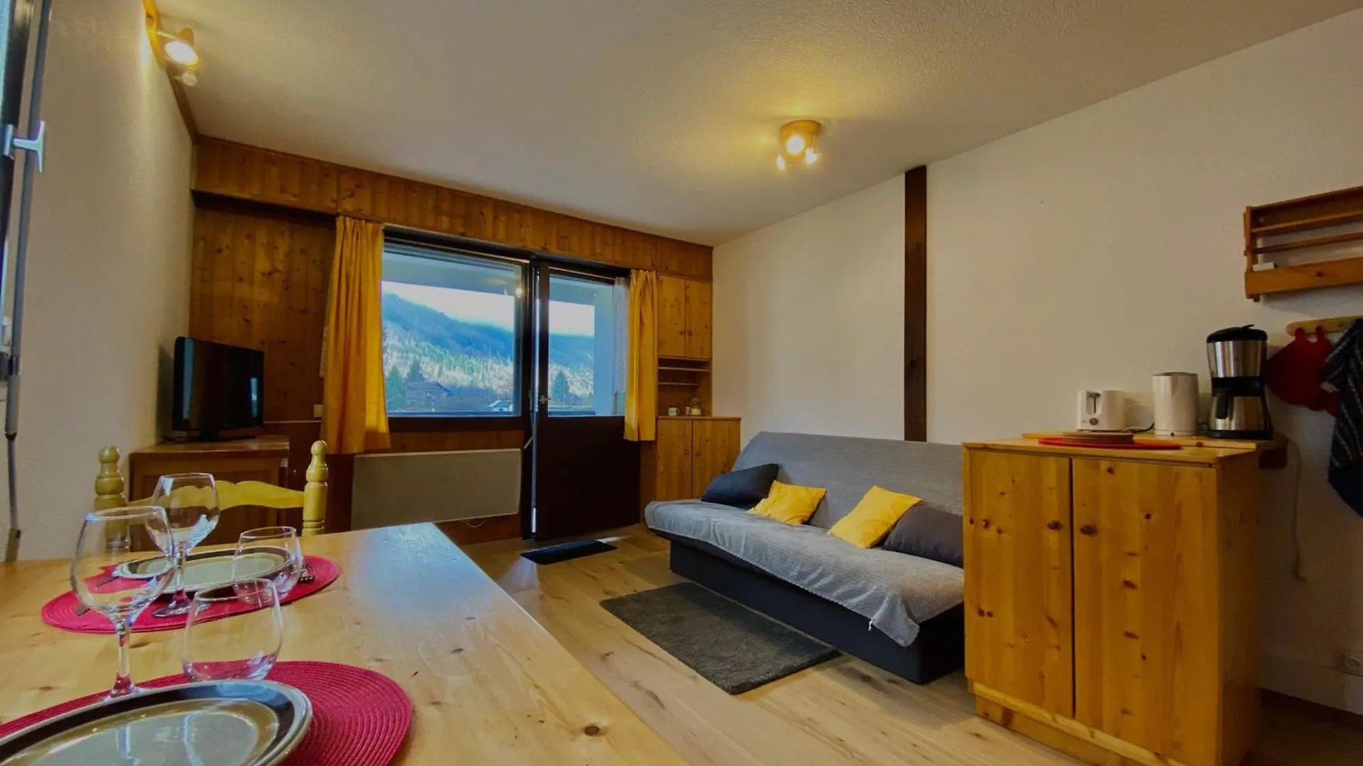 Studio Cosy Au Coeur De Samoens, Proche Commerces Et Ski Bus, Balcon, Parking, Animaux Acceptes - Fr-1-624-157